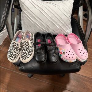 Bundle of gently used girls shoes, size 13/1